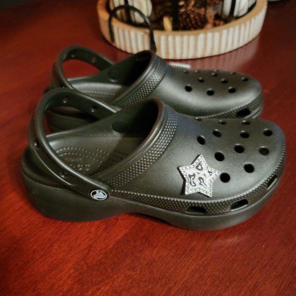 CROCS Classic Platform Clog Black - Picture 2 of 6